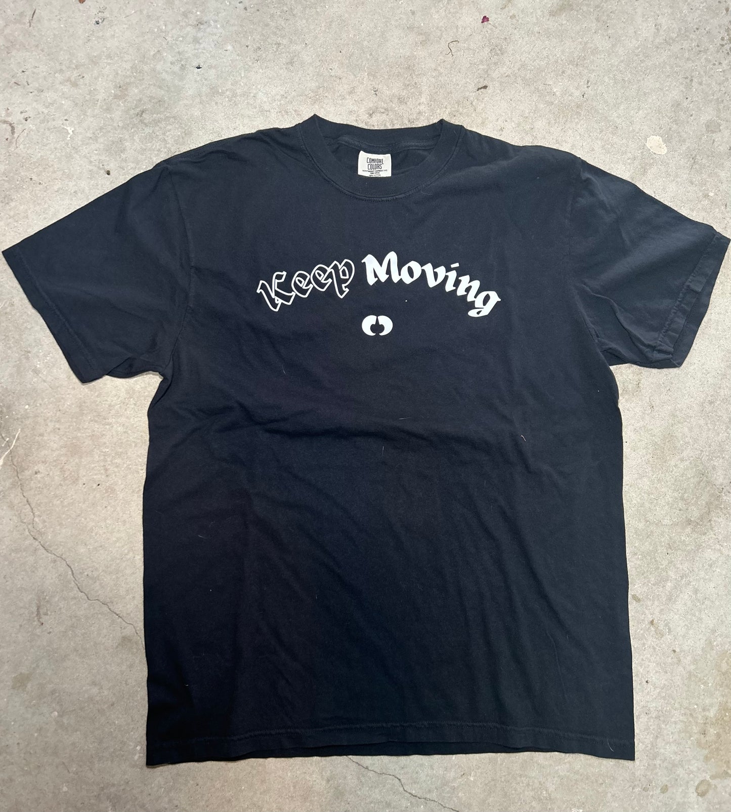 Keep Moving Kakhi/Black T-Shirt Unisex