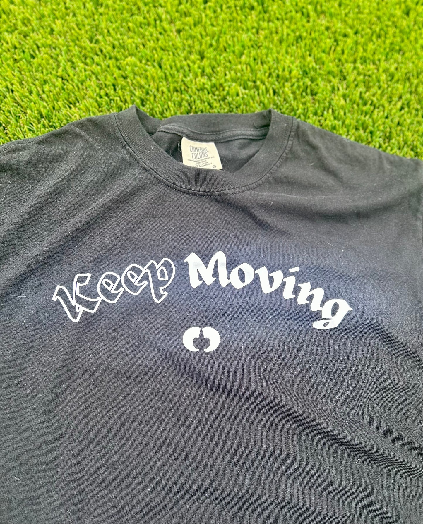 Keep Moving Kakhi/Black T-Shirt Unisex